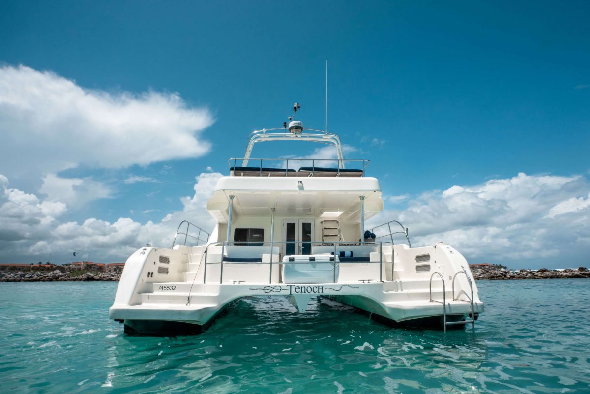 private yacht rental tulum