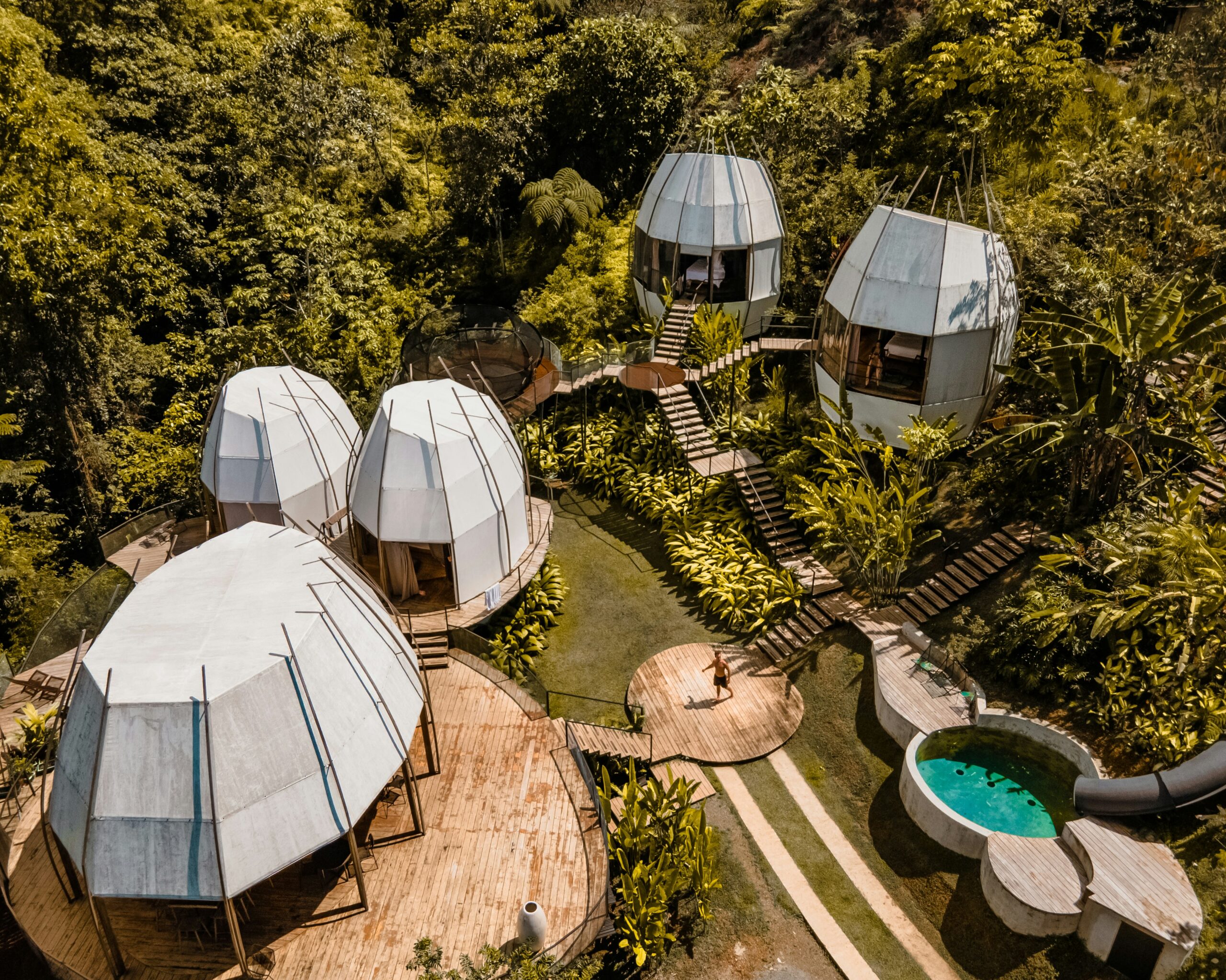 A forest lodge surrounded by nature in Costa Rica
